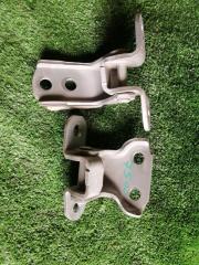 Петли двери правые Toyota Porte 2009