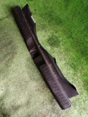 Запчасть накладка замка багажника HONDA AIRWAVE 2005
