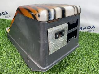 Бардачок между сиденьями Safari 1989 VRGY60 TD42