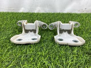 Запчасть петли двери передние левые Suzuki Jimny 2007