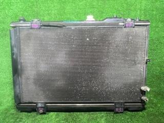 Радиатор основной  TOYOTA CROWN MAJESTA URS206 1UR-FSE 1 ракурс