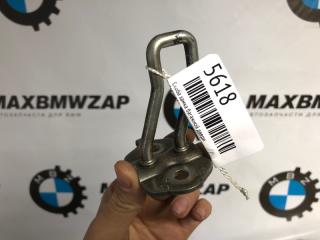 Запчасть скоба замка багажной двери BMW