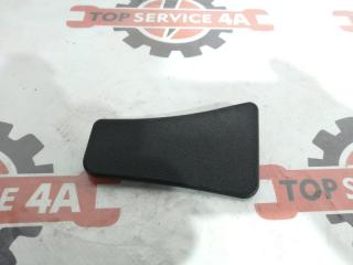 Запчасть накладка декоративная передняя правая Subaru Traviq 2001