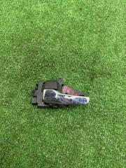 Запчасть ручка двери внутренняя задняя левая Mitsubishi OUTLANDER 2010