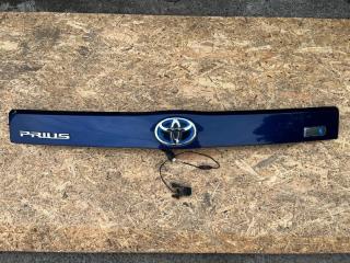 Накладка 5-ой двери TOYOTA PRIUS контрактная Накладка 5-ой двери TOYOTA PRIUS