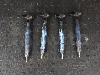 Фото запчасти форсунка топливная Mercedes Б/У запчасть Запчасть форсунка топливная Mercedes