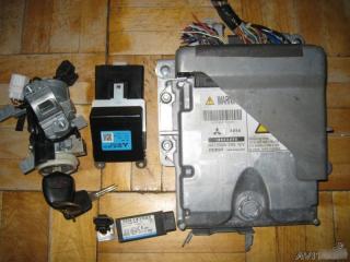 Запчасть блок управления электронный эбу Mitsubishi L200