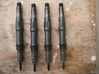 Фото запчасти форсунка топливная Ford Mondeo 3 Б/У запчасть Запчасть форсунка топливная Ford Mondeo 3