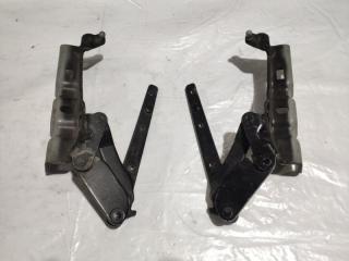Петля капота Mercedes C209 CLK 2002-2009 2038800428 Б/У