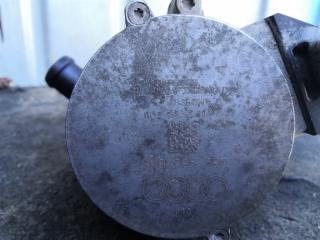 Помпа AUDI Q7 4L 8K0965567 2 ракурс Помпа AUDI Q7 4L 8K0965567 2 ракурс