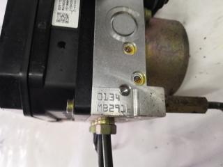 Блок abs NISSAN ELGRAND NE51 VQ35DE 47660WL000 3 ракурс
