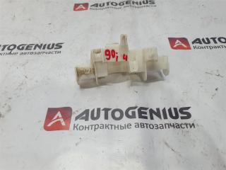 Крепление бампера правое заднее TOYOTA COROLLA FIELDER NZE164 3 ракурс