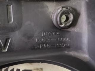 Пластиковая крышка на двс TOYOTA PROGRES JCG11 2JZ-FSE 1260146060 2 ракурс
