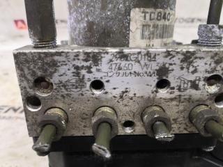 Блок abs NISSAN ELGRAND E51 VQ35 47660WL300 4 ракурс