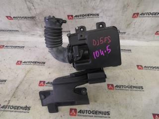 Корпус воздушного фильтра MAZDA DEMIO DJ5FS S5-DPTS 1 ракурс