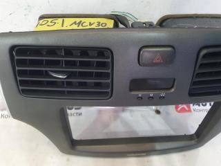 Рамка магнитофона TOYOTA WINDOM MCV30 4 ракурс