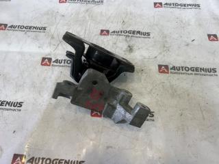 Подушка двигателя правая NISSAN TIIDA LATIO SC11 HR15DE 11210ED001 2 ракурс