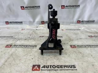 Подушка двигателя задняя TOYOTA COROLLA RUMION ZRE152 2ZR-FE 1237122230 3 ракурс