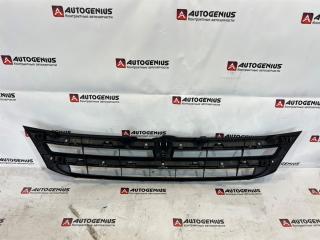 Решетка радиатора передняя TOYOTA ISIS ZGM10G 2ZR-FAE 3 ракурс
