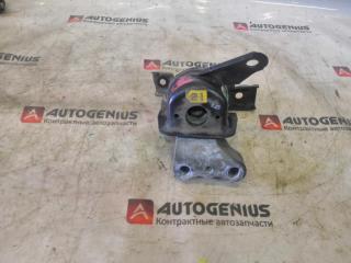 Подушка двигателя правая TOYOTA ISIS ZGM10G 2ZR-FAE 1230537220 2 ракурс Подушка двигателя правая TOYOTA ISIS ZGM10G 2ZR-FAE 1230537220 2 ракурс