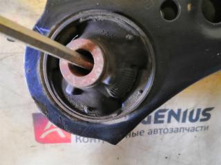 Рычаг правый передний TOYOTA COROLLA ZWE219W 2ZR-FXE 3 ракурс