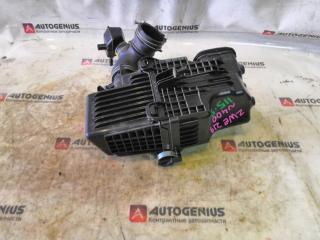 Корпус воздушного фильтра TOYOTA COROLLA ZWE219W 2ZR-FXE 5 ракурс