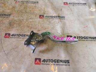 Петля капота передняя TOYOTA COROLLA FIELDER NKE165 1NZ-FXE 2 ракурс