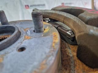 Ступица правая передняя TOYOTA SPADE NCP141 1NZ-FE 3 ракурс