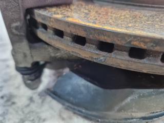 Ступица левая передняя TOYOTA PORTE NSP141 2NR-FKE 2 ракурс Ступица левая передняя TOYOTA PORTE NSP141 2NR-FKE 2 ракурс