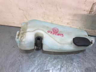 Запчасть бачок омывателя Renault Sandero 2010