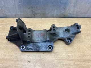 Запчасть кронштейн компрессора кондиционера Skoda Octavia 2003