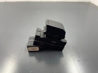 Кнопка стеклоподъемника передняя правая Suzuki SX4 M16A