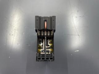 Кнопка стеклоподъемника передняя правая SX4 2010 M16A