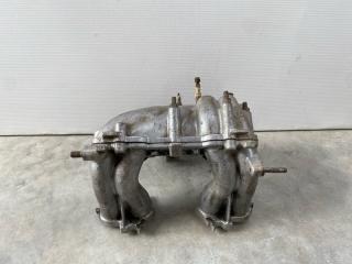 Фото запчасти коллектор впускной Лада 2110 2002 Б/У запчасть Запчасть коллектор впускной Лада 2110 2002