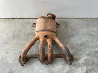 Фото запчасти коллектор выпускной Лада Гранта 2013 Б/У запчасть Запчасть коллектор выпускной Лада Гранта 2013