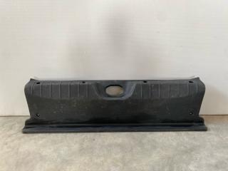 Запчасть накладка багажника Лада Vesta 2020