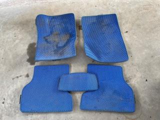 Фото запчасти коврики комплект Ford Focus 2006 Б/У запчасть Запчасть коврики комплект Ford Focus 2006