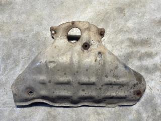 Фото запчасти экран тепловой выпускного коллектора Nissan BLUEBIRD 2000 Б/У запчасть Запчасть экран тепловой выпускного коллектора Nissan BLUEBIRD 2000