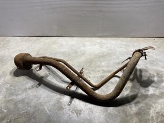 Фото запчасти горловина топливного бака Nissan BLUEBIRD 2000 Б/У запчасть Запчасть горловина топливного бака Nissan BLUEBIRD 2000