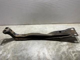 Запчасть балка передняя продольная Nissan BLUEBIRD 2000