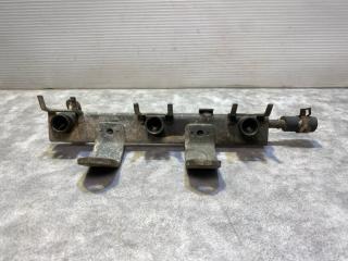 Запчасть рампа топливная Suzuki Alto 2001