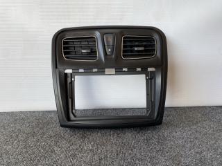 Фото запчасти рамка магнитолы Renault Logan 2015 Б/У запчасть Запчасть рамка магнитолы Renault Logan 2015
