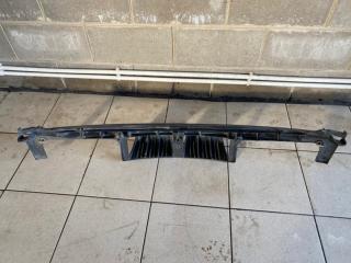 Фото запчасти кронштейн заднего бампера центральный задний Citroen C3 2007 Б/У запчасть Запчасть кронштейн заднего бампера центральный задний Citroen C3 2007