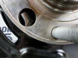 Поворотный кулак передний правый Kia Sorento MQ4 D4HE