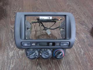 Консоль магнитофона HONDA FIT GD1GD2GD3GD4 2 ракурс