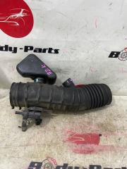 Патрубок воздушного фильтра TOYOTA CROWN GRS182 3GR 3 ракурс