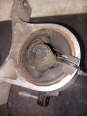 Подушка двигателя правая передняя NISSAN PRESAGE TNU31 QR25 2 ракурс