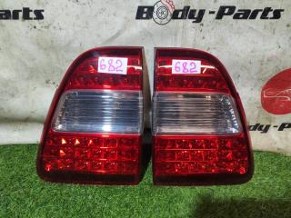 Вставка между стопов задняя TOYOTA LAND CRUISER UZJ100 2UZ-FE 60118 1 ракурс