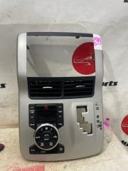 Блок управления климат-контролем TOYOTA VOXY zrr75 1 ракурс