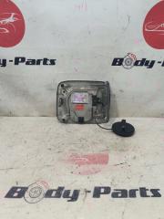 Лючок бензобака NISSAN PRIMERA WTP12 2 ракурс